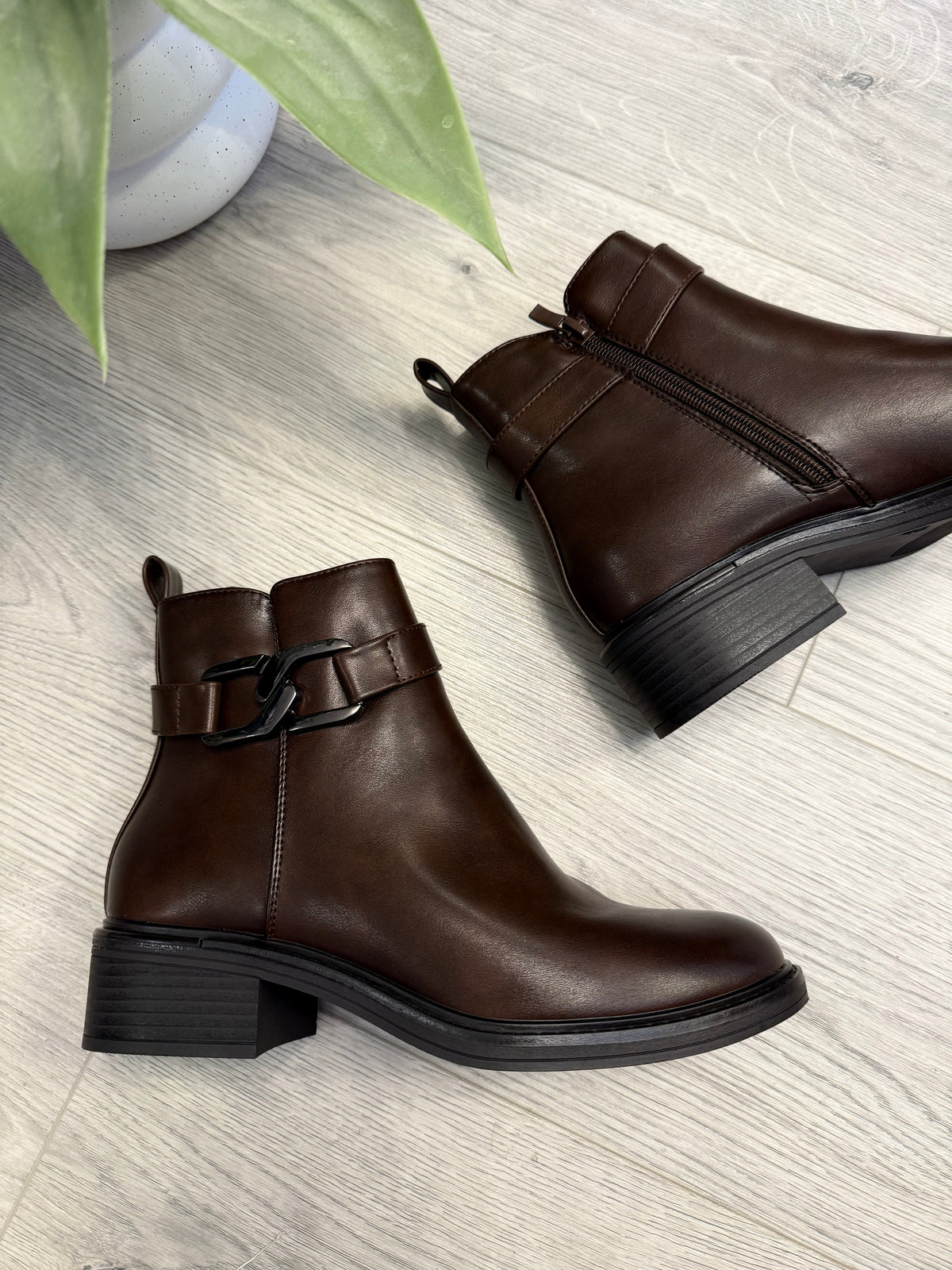 Carmen Ankle Boots In Chocolate