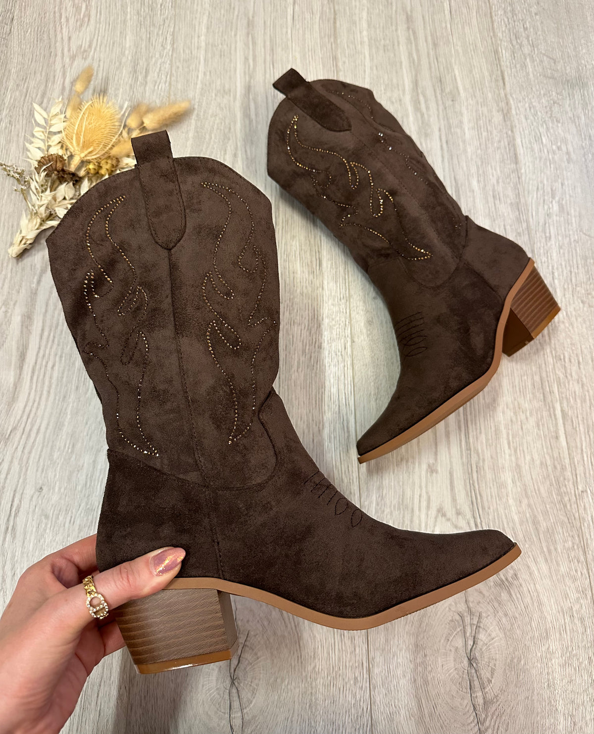 Elsie Cowboy Boots In Brown