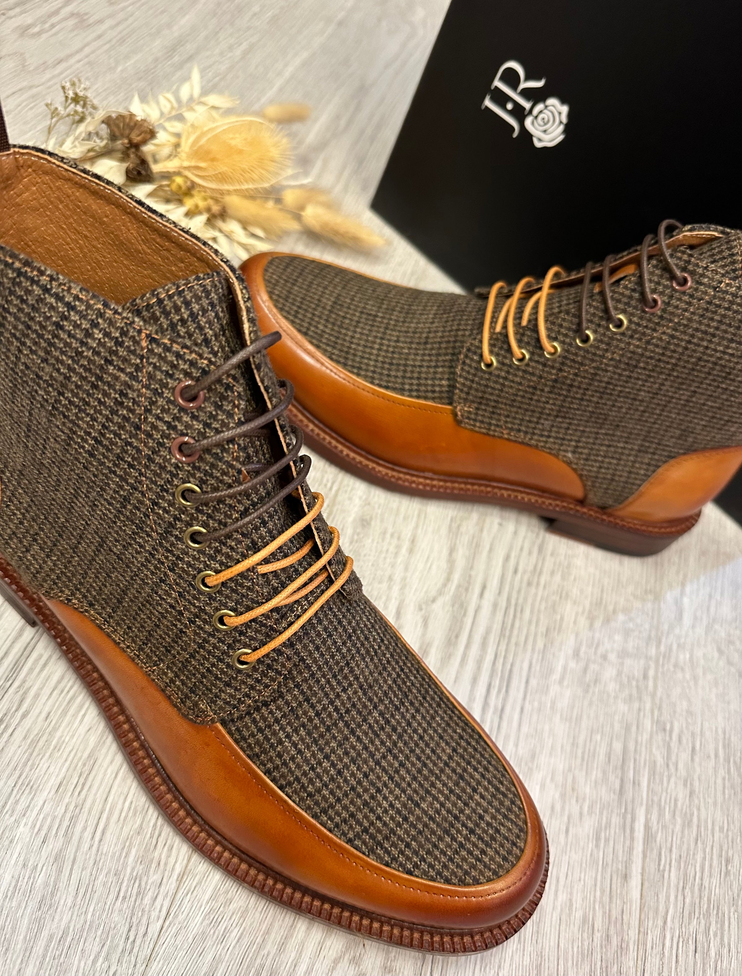 Justin Reess Austin Boot In Brown Tweed