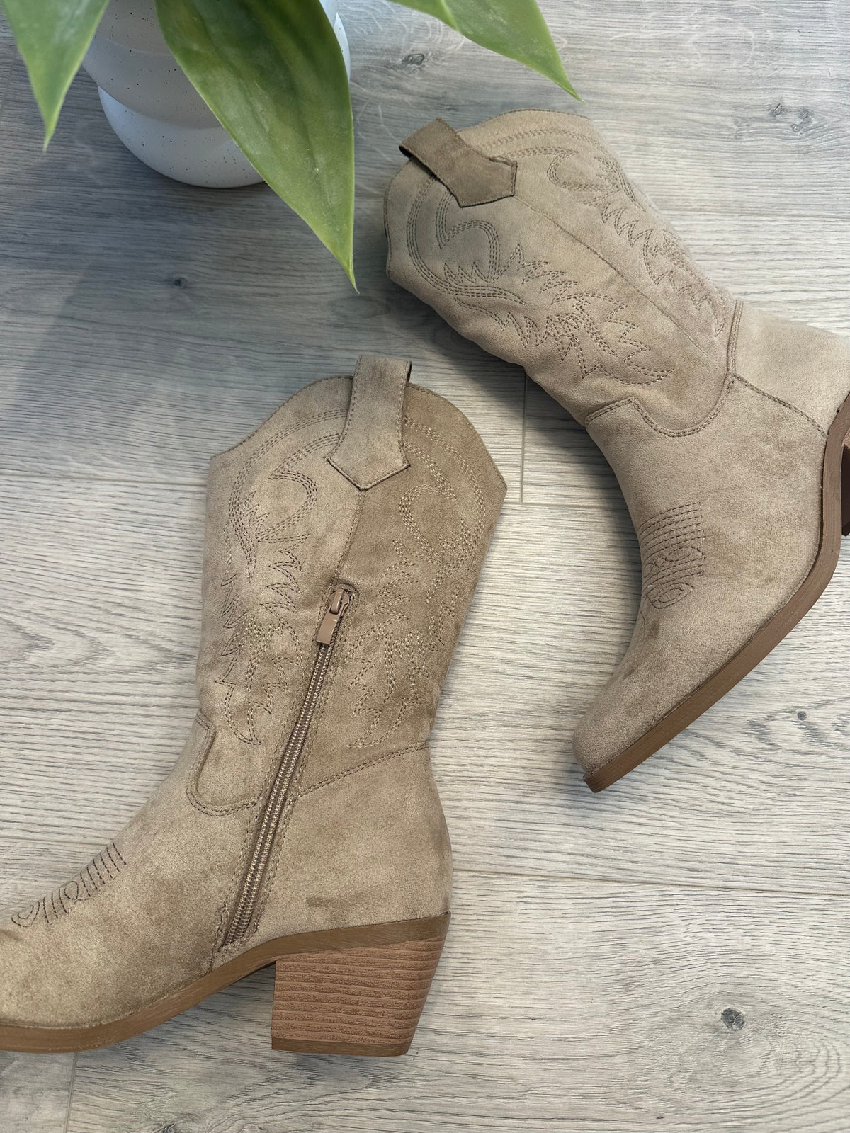 Cody Cowboy Western Boots In Beige
