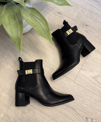 Bailey Ankle Boots In Black