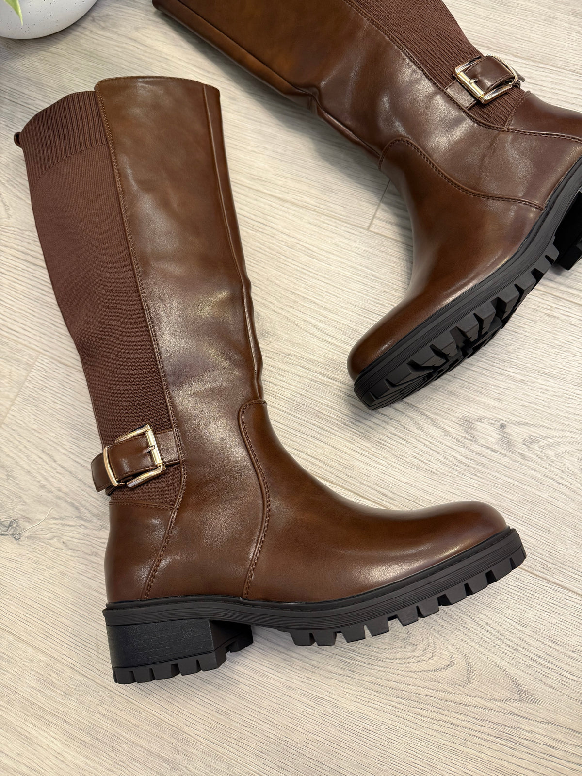 Billie Knee Boots In Brown