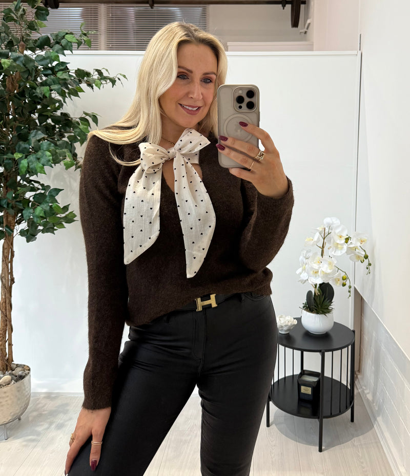 Sasha Spotty Bow Jumper In Chocolate