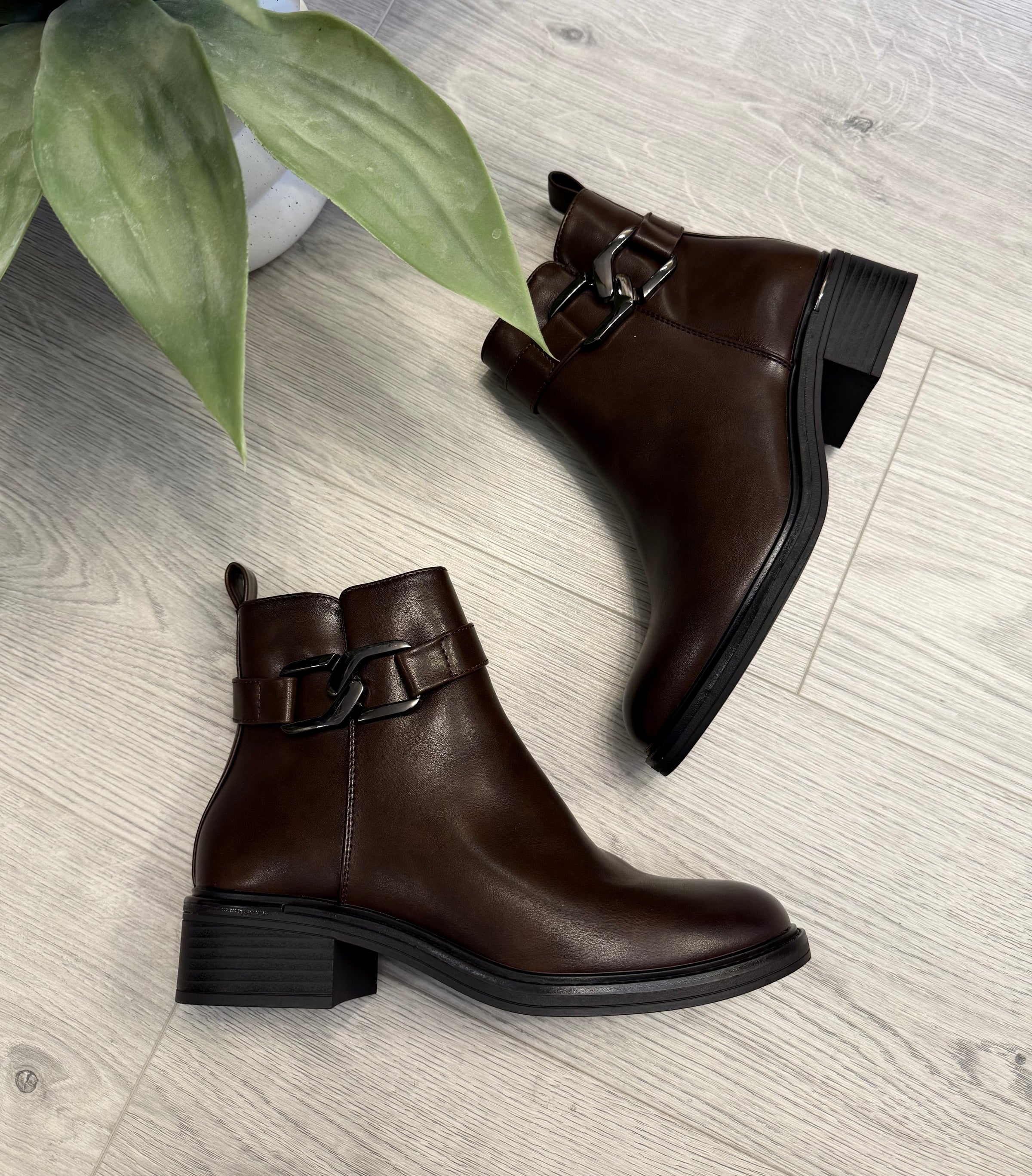 Carmen Ankle Boots In Chocolate