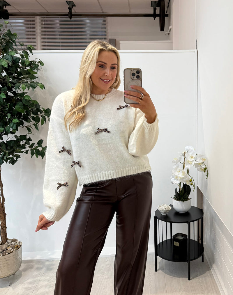 Laura Leopard Bow Jumper In Cream