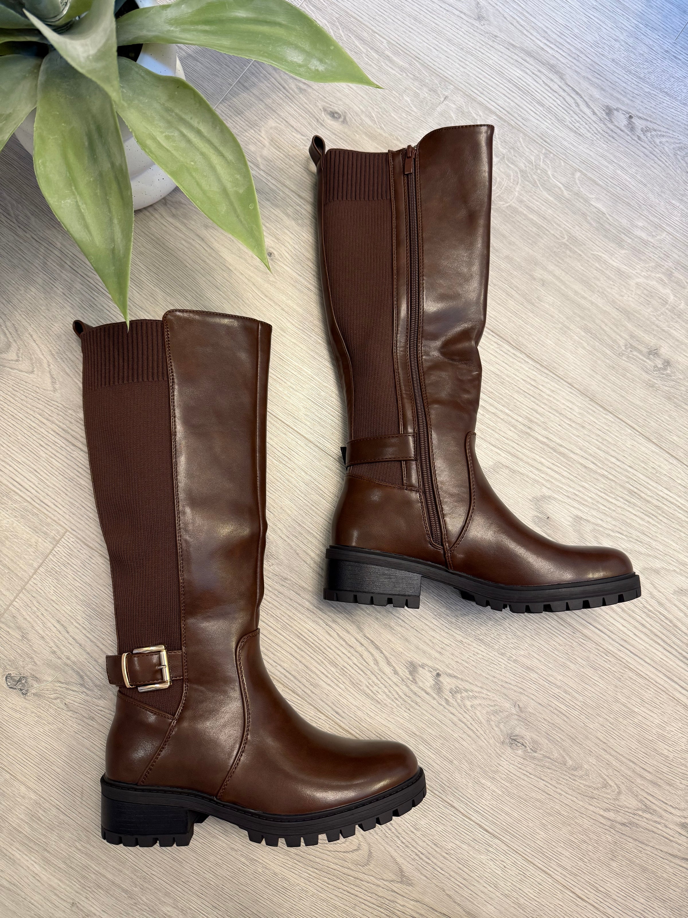 Billie Knee Boots In Brown