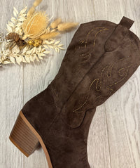 Elsie Cowboy Boots In Brown