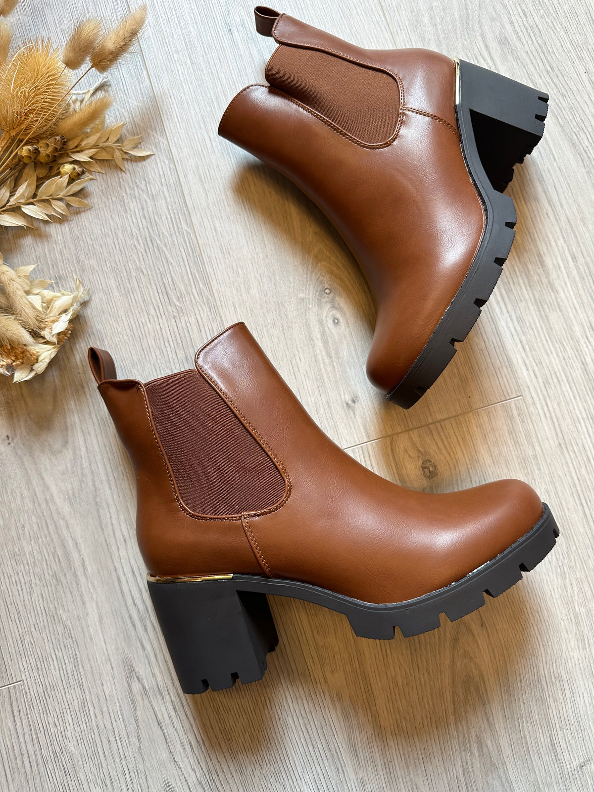 Clara Ankle Boots In Tan