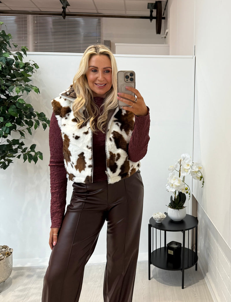 Calista Gilet In Cow Print