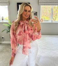 Beatrix Floral Ruffle Blouse In Rose
