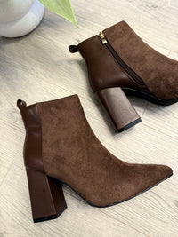 Callie Ankle Boots In Chocolate