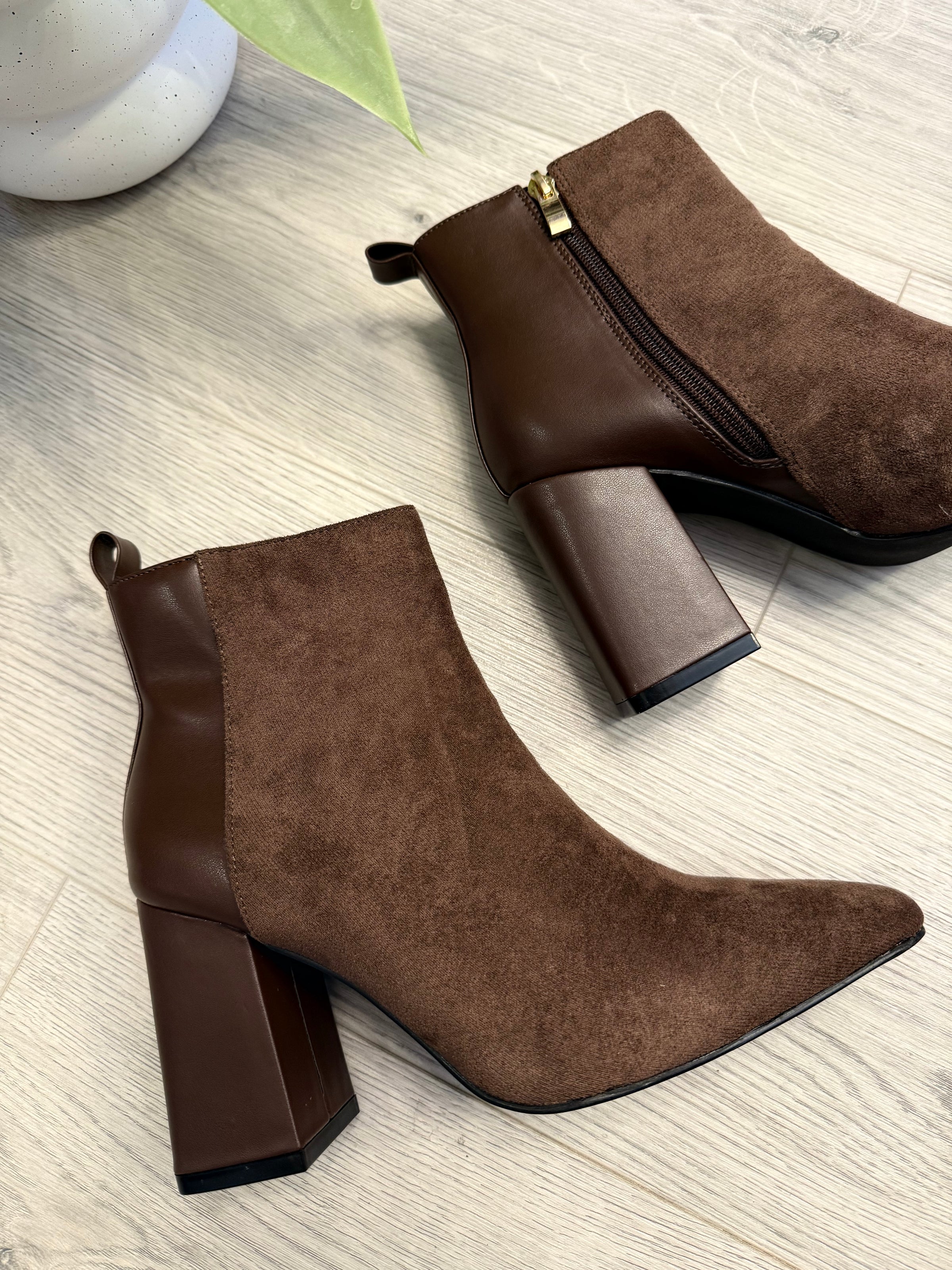 Callie Ankle Boots In Chocolate