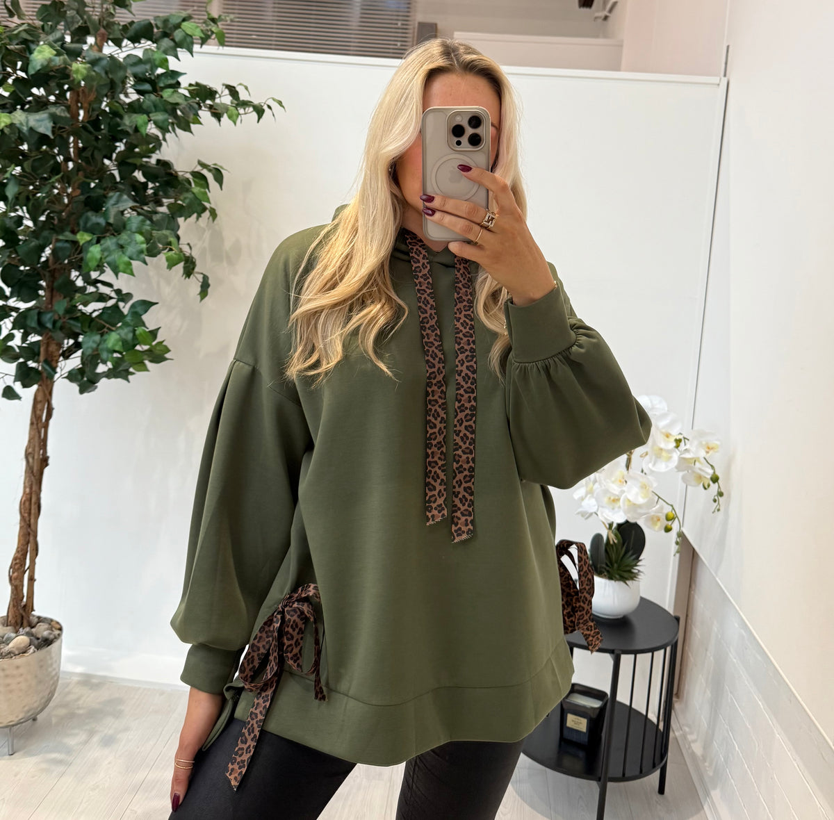 Leonie Hoodie In Khaki