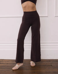 Gym + Coffee Daily Kind Soft Motion Wide Leg Legging in Mocha Bean