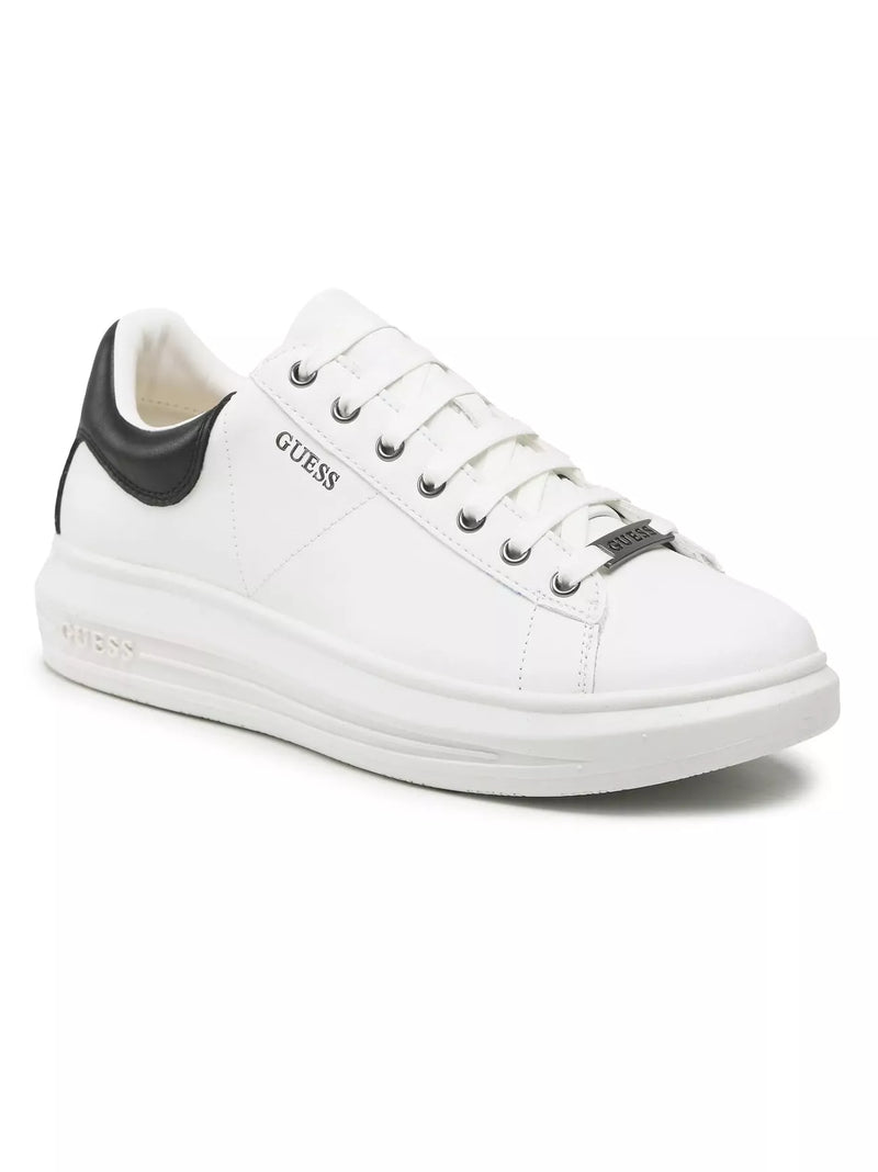 Guess Trainers in White Black elanclitheroe