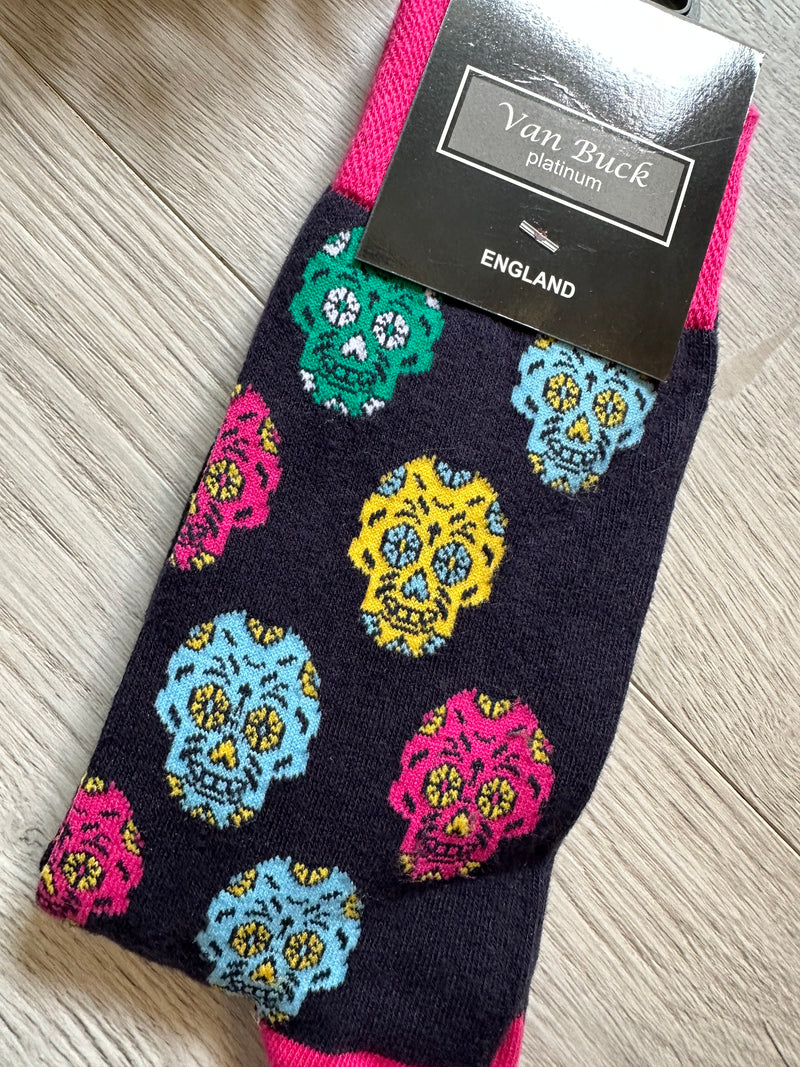 Van Buck Skull Socks In Navy/Fuchsia