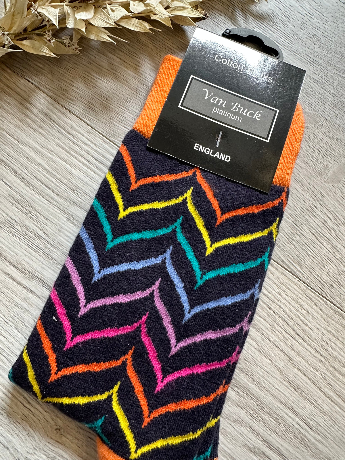 Van Buck Herringbone Print Socks In Navy/Orange