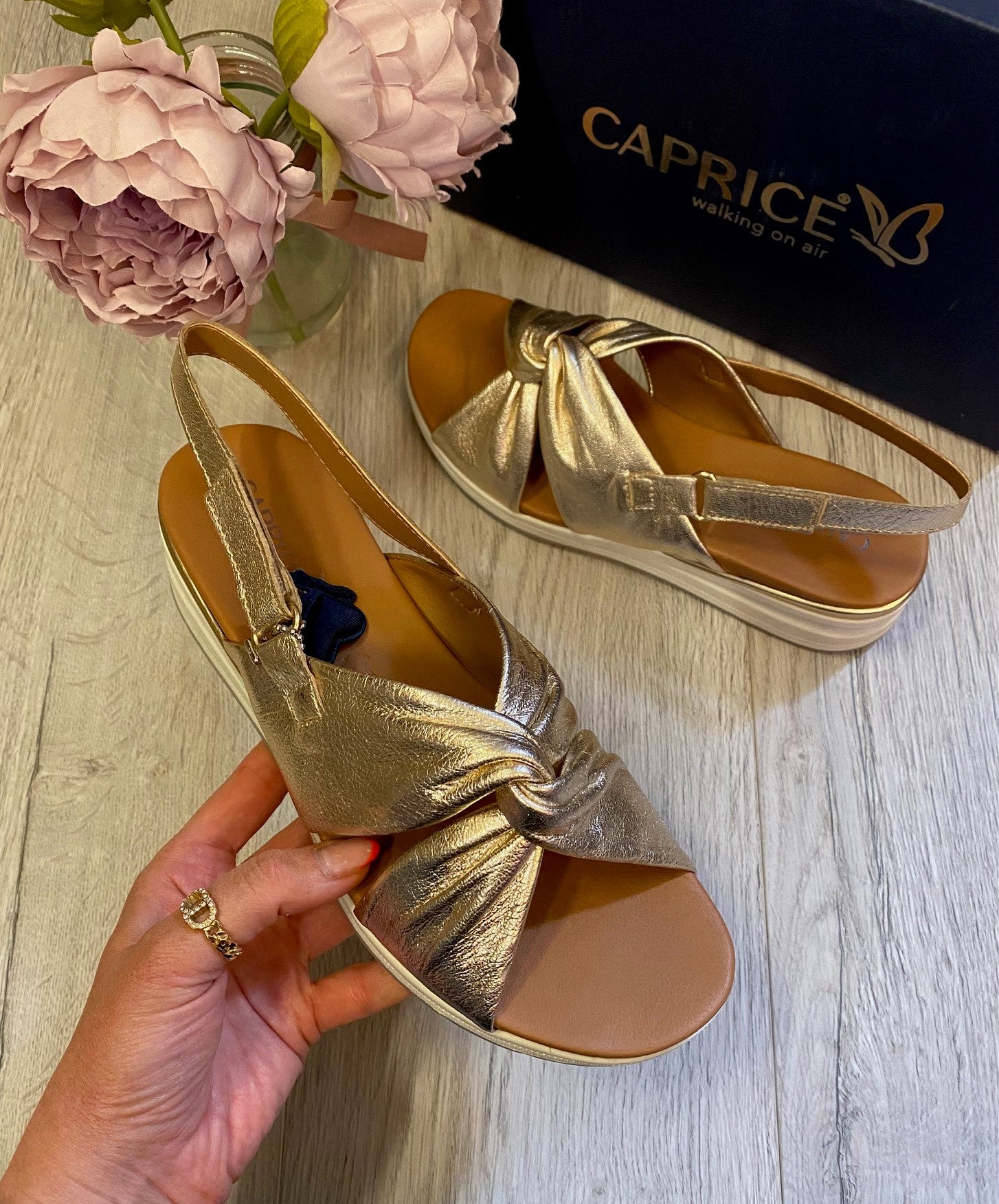 Caprice Flatform Sandals in Metallic Gold elanclitheroe